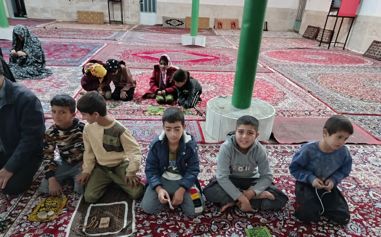 بانوان با تداوم راه حضرت زینب(س) پاسداران فرهنگ دینی باشند