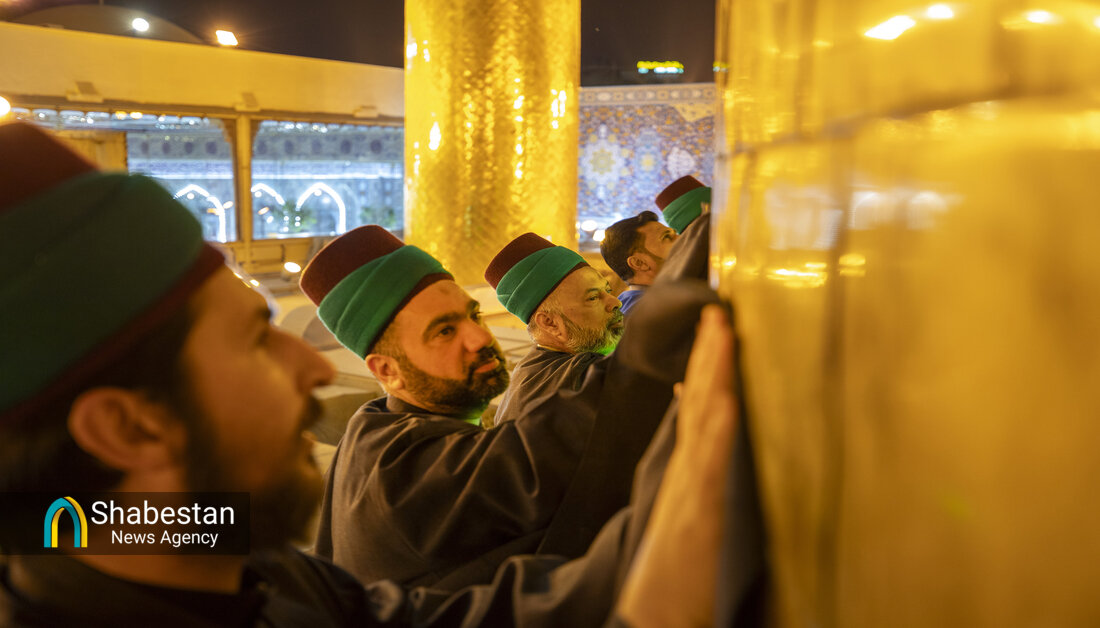 شست وشوی گنبد حرم امام حسین(ع)