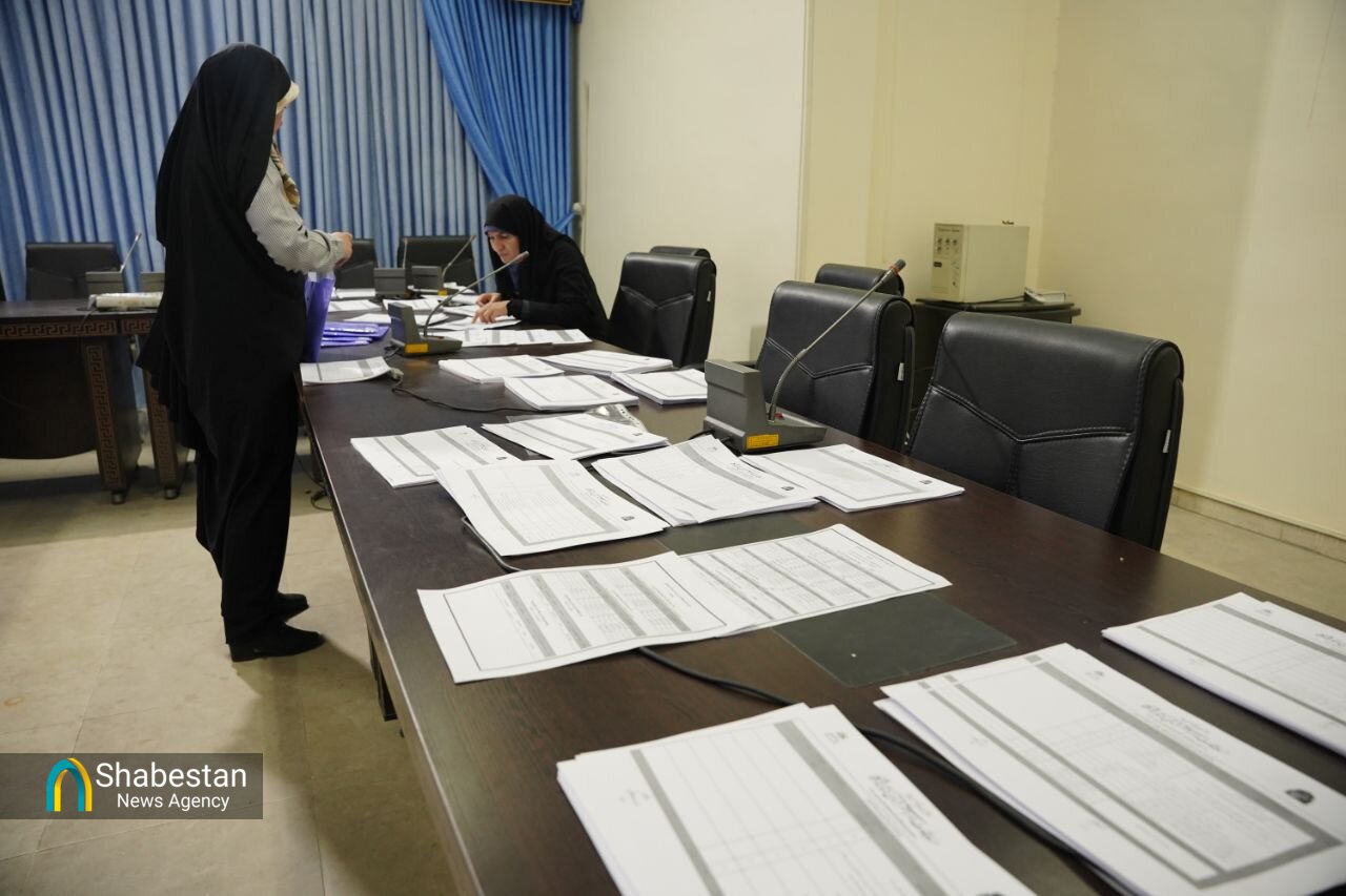 ادای احترام شرکت‌کنندگان جشنواره قرآنی «مدهامتان» به مقام والای شهیدان