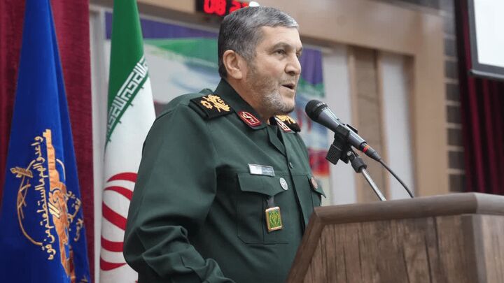 مساجد محور خدمت‌رسانی و احیای هویت دینی در محلات هستند