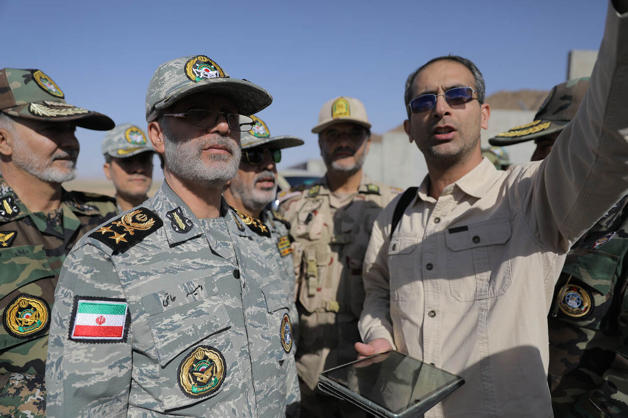 بازدید فرمانده کل ارتش از روند احداث دیوار مرزی در شمال شرق کشور