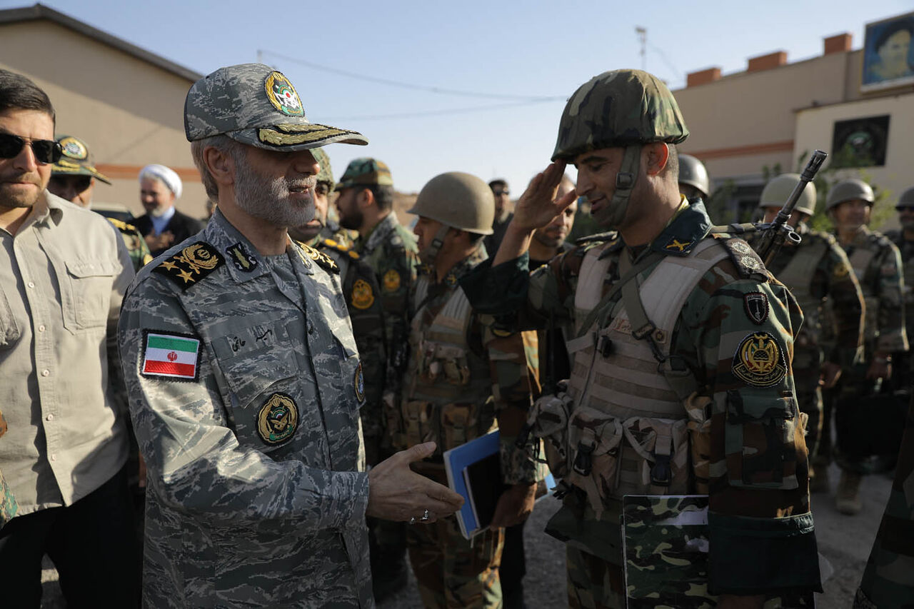 بازدید فرمانده کل ارتش از روند احداث دیوار مرزی در شمال شرق کشور