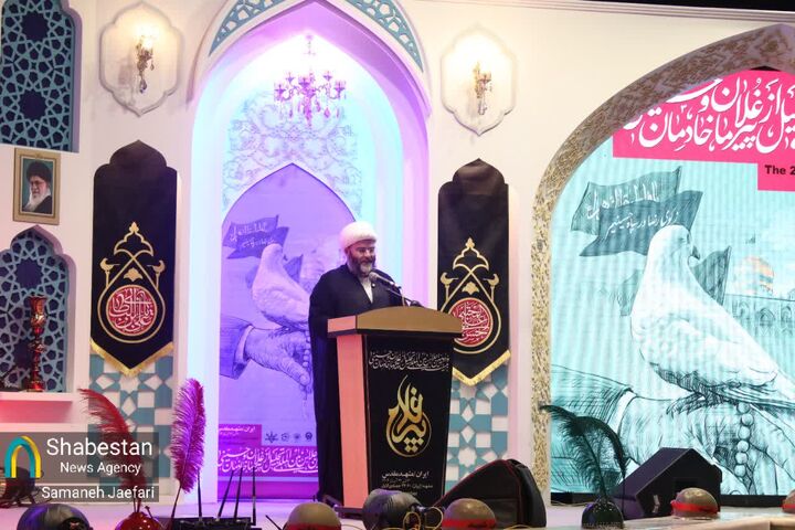 پیرغلامان علمداران نهضت حسینی و سفیران فرهنگی این مکتب‌اند