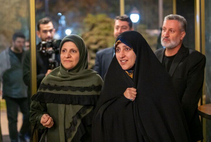 رهبری ارکستر سمفونیک تهران و اجرای آثار آهنگسازان زن ایرانی در تالار وحدت