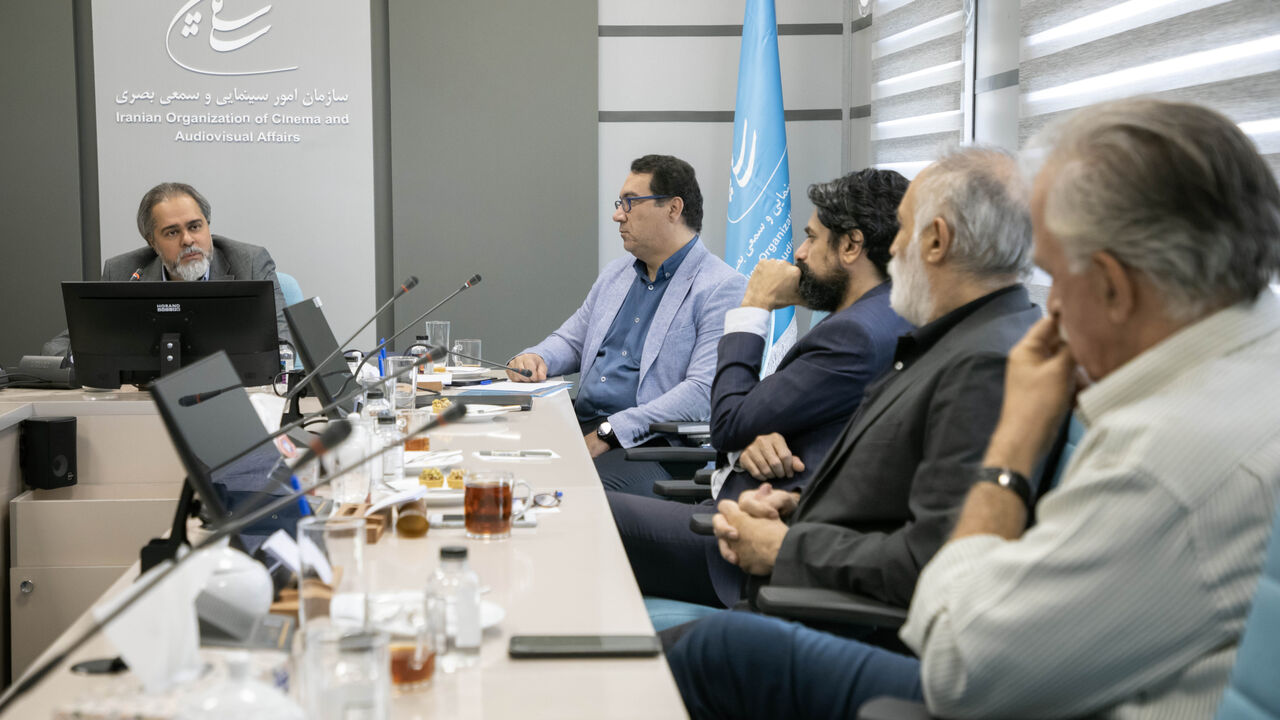 جلسه شورای سیاست‌گذاری چهل‌وسومین جشنواره جهانی فیلم فجر برگزار شد