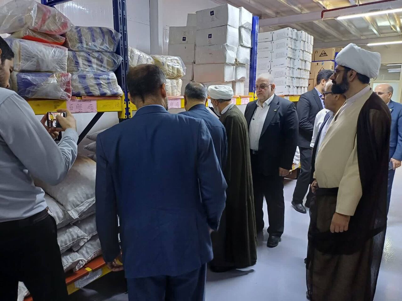 بازدید رئیس سازمان حج و زیارت از آشپزخانه مرکزی زائران ایرانی در مدینه