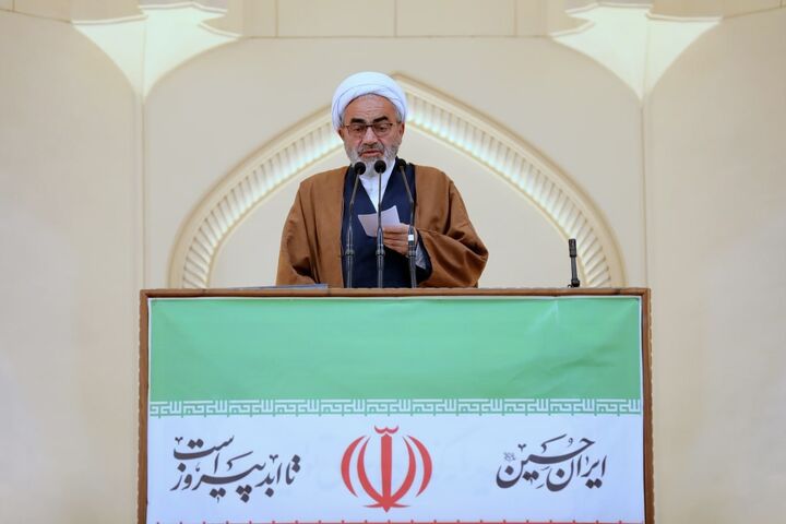 مطالعه؛ عامل رشد فکری و مصونیت جامعه در برابر انحرافات است