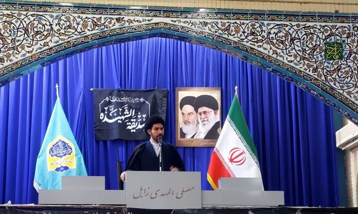 مطالعه کتاب موجب تحلیل‌گری، تقویت صبر و ایجاد آرامش درونی می‌شود