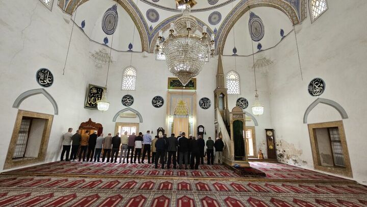 مسجد تاریخی «بایراکلی» در بریزرن کوسوفا بازسازی می‌شود