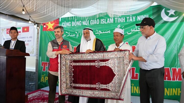 افتتاح یک مسجد و مدرسه در ویتنام