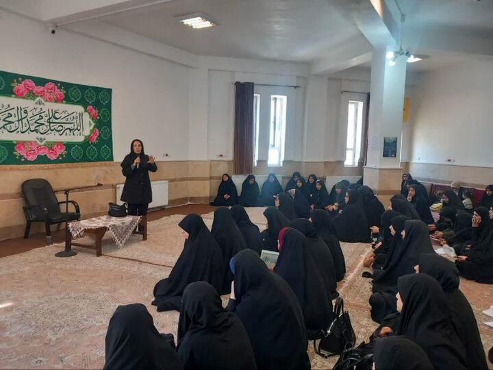 دوره عمومی «بهداشت روانی و سلامت جسمانی» ویژه بانوان طلبه اردبیلی برگزار شد