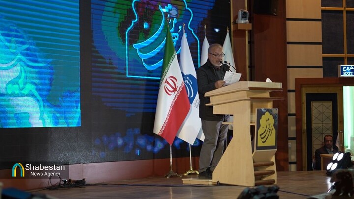 قرائت بیانیه هیئت داوران هفدهمین دوره مسابقات قرآنی مدهامتان