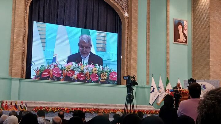 ایران در طول تاریخ بارها خود را از نو ساخته و نوزایی فرهنگی داشته است