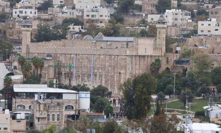 تشدید محاصره الخلیل؛ ارتش اسرائیل مسجد ابراهیمی را به‌بهانه «عید ساره» بر مسلمانان بست