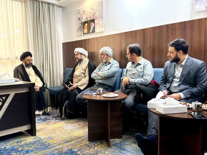 توصیه به بانوان عمره‌گزار برای خودداری از اصرار بر لمس حجرالأسود