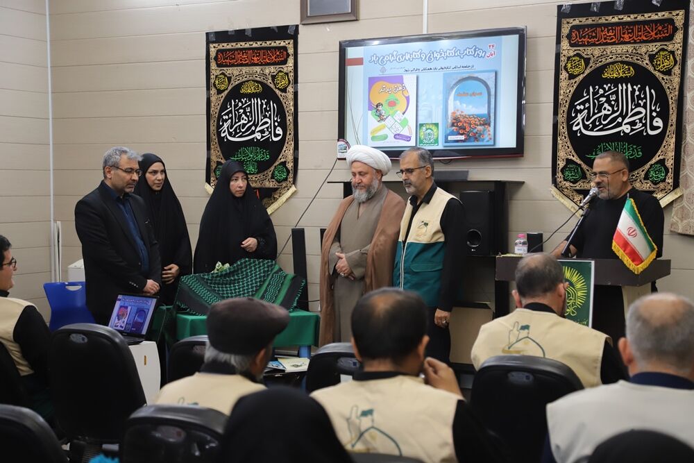 انتشار دو کتاب از بانوان خادمیار رضوی آران و بیدگل/ «ذهن برتر» و «سرای عفت» به بازار کتاب آمد