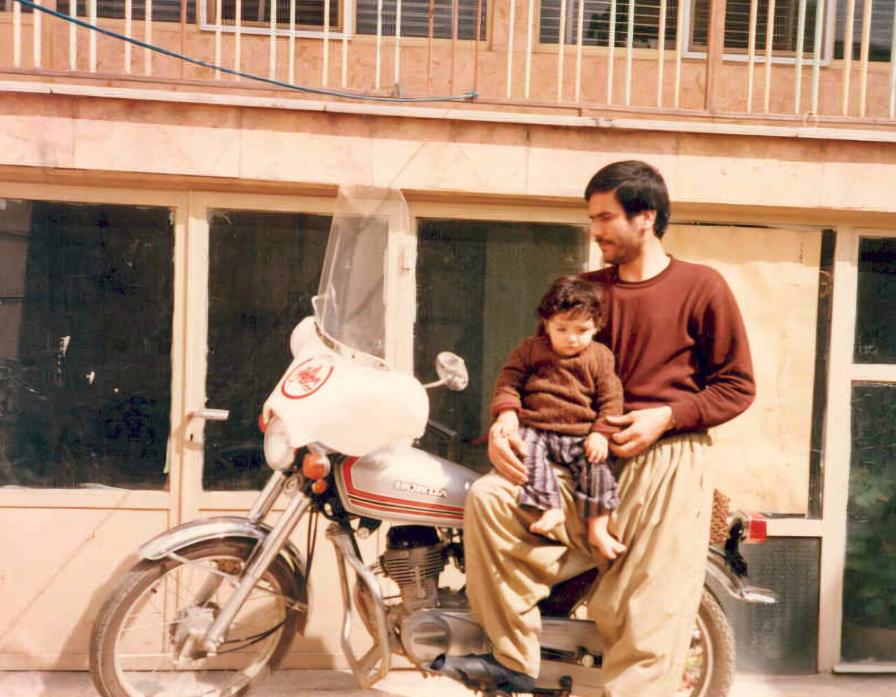 بانویی که درس همسر شهیدش را به فرزندانش آموخت