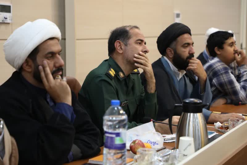 آنچه اعتقادات صحیح را بالا می‌برد «عمل صالح» است