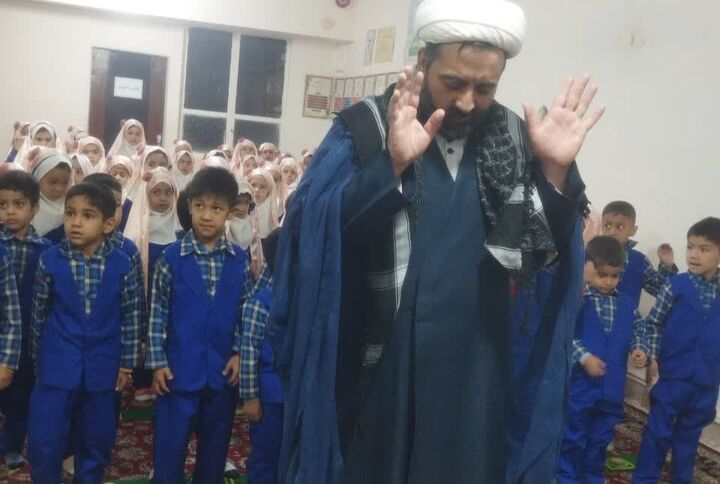 اقامه نماز جماعت ویژه کودکان محله قرقی مشهدی