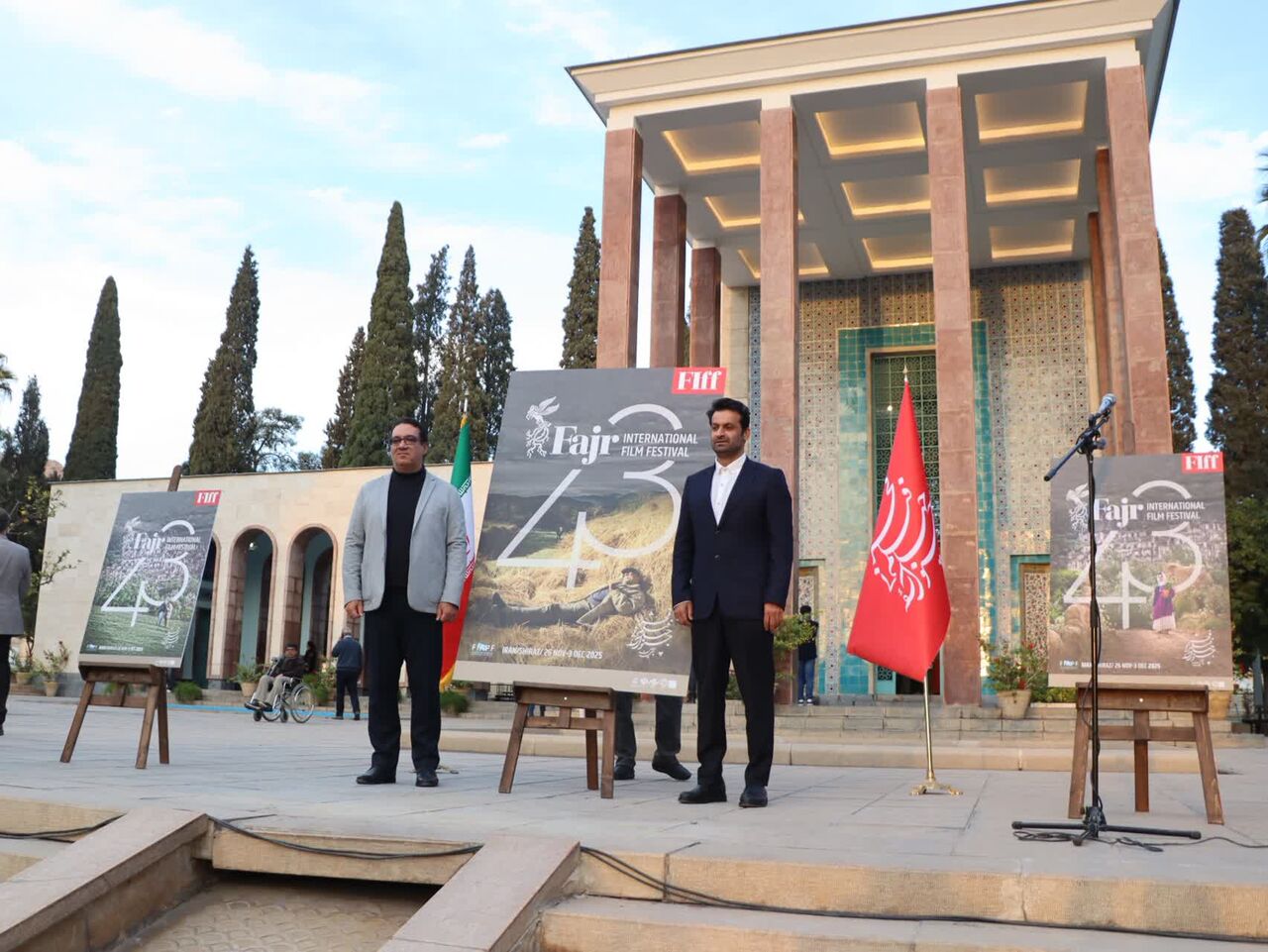 وقتی سینما به زیارت شعر می‌رود؛ رونمایی پوستر فجر جهانی در سایه‌سار سعدی