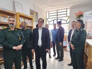 بازدید فرمانده سپاه جیرفت از کتابخانه عمومی شهید مدنی