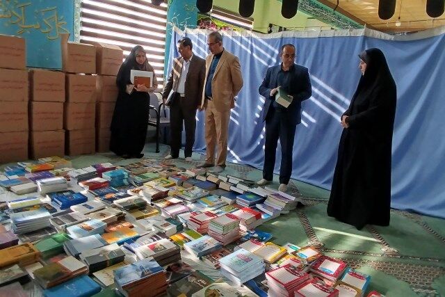 اهدای ۱۷۰۰ جلد کتاب به مدارس کم‌برخوردار گلستان