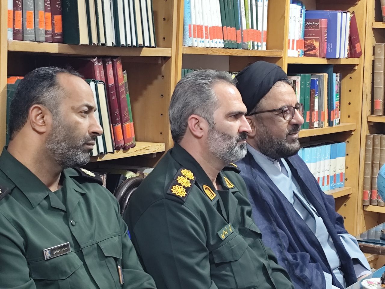 کتاب؛ چراغ رشد فکری و فرهنگی جامعه