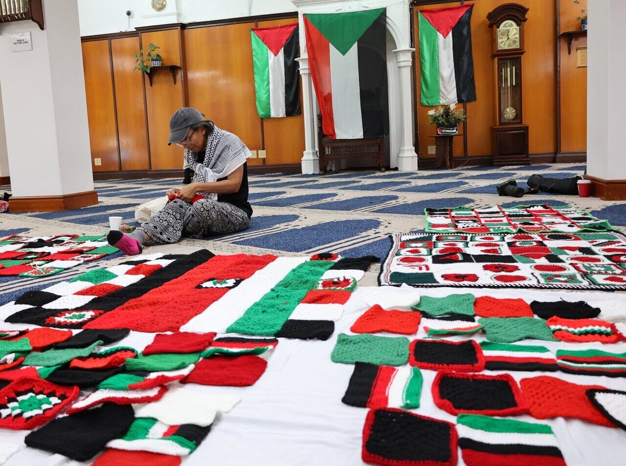 آغاز پروژه بافندگی در مسجد کیپ تاون آفریقای جنوبی به منظور همبستگی با فلسطین