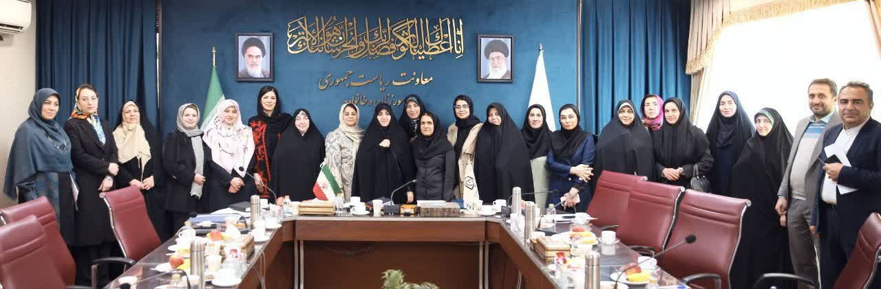 بهروزآذر: ایدههای نوآورانه زنان کارآفرین جایگاه بینالمللی ایران تقویت میکند