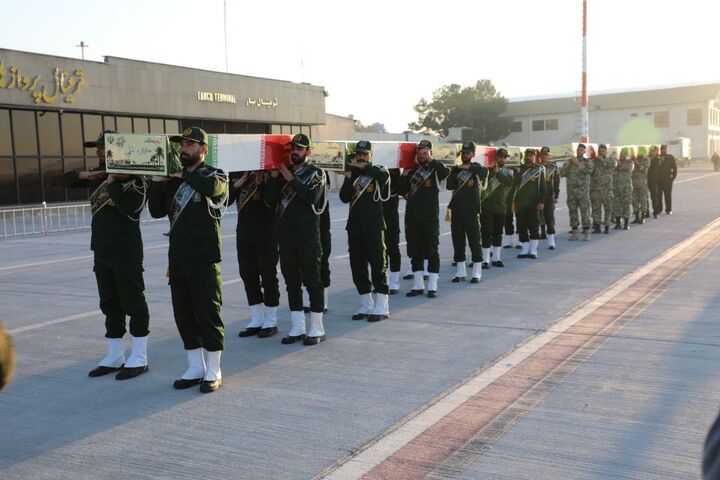 ورود پیکر هفت شهید گمنام به کرمانشاه / آغاز بدرقه‌ای ۱۴ روزه در سراسر استان