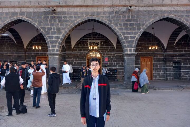 درخشش عضو کانون بیت‌الرضا(ع) علی‌آباد در عرصه‌های علمی و فرهنگی کشور