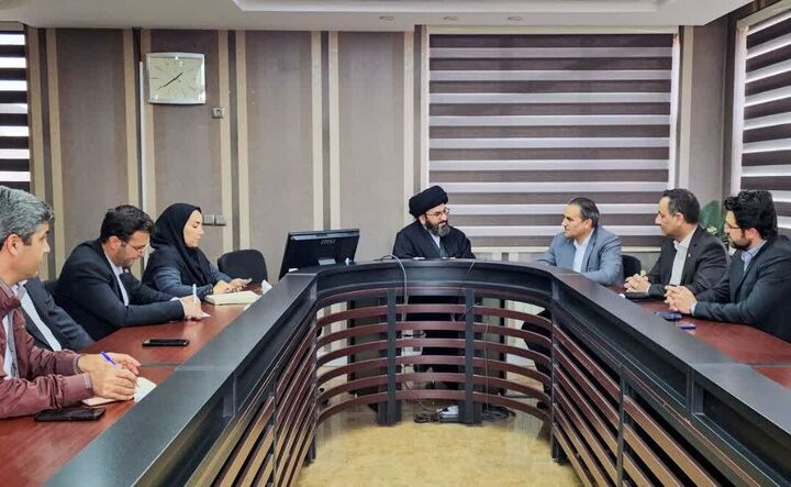 امام جمعه زنجان به لزوم جلب مشارکت‌های مردمی در حفظ و حراست از راه‌ها تاکید کرد