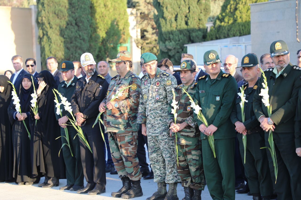 ورود پیکر هفت شهید گمنام به کرمانشاه / آغاز بدرقهای ۱۴ روزه در سراسر استان