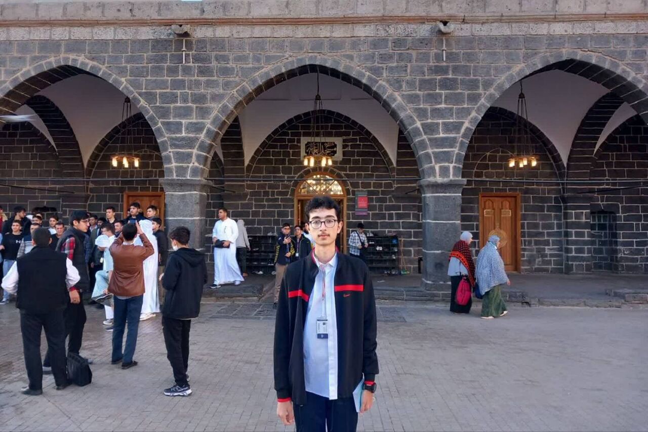 درخشش عضو کانون بیت‌الرضا(ع) علی‌آباد در عرصه‌های علمی و فرهنگی کشور