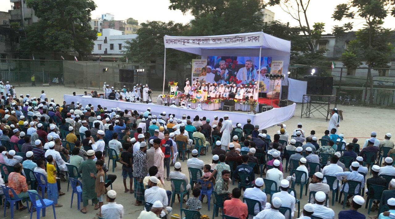 قرآن مسیر آینده امت اسلامی را در جهت وحدت و همگرایی تعیین می‌کند