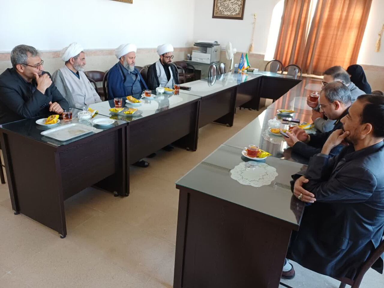 رونمایی از ۲۷ عنوان کتاب طلاب و اساتید مدرسه علمیه حضرت زینب (س) آران و بیدگل