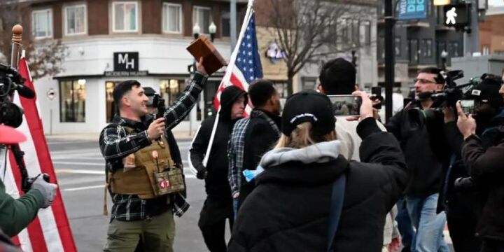 تلاش فعالان ضد اسلامی برای سوزاندن قرآن در میشیگان