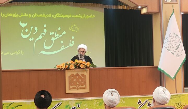 اصول فقه می‌تواند همه زوایای دین را تبیین کند/ از احکام اجتماعی قرآن غفلت کرده‌ایم