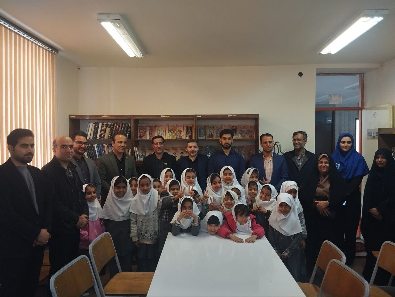 «کافهکتاب» کانون شهید بنیطبا در آران و بیدگل راه اندازی شد