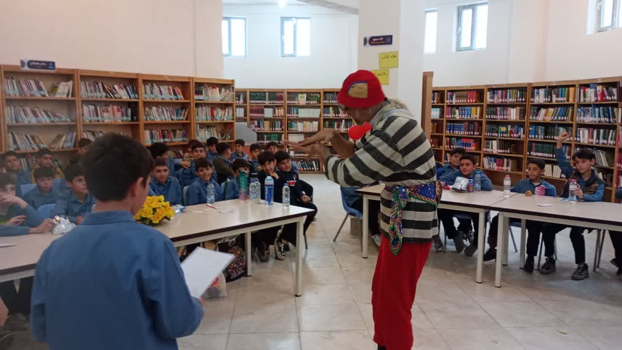 هم‌سویی کتاب و قرآن در مساجد؛ گامی نو در بالندگی معنوی و فکری نوجوانان