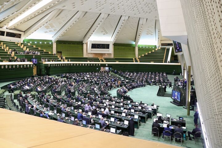 حضور ۸ عضو کابینه در کمیسیون‌های مجلس/ بررسی عملکرد دستگاه‌ها درباره رفع آلودگی هوا