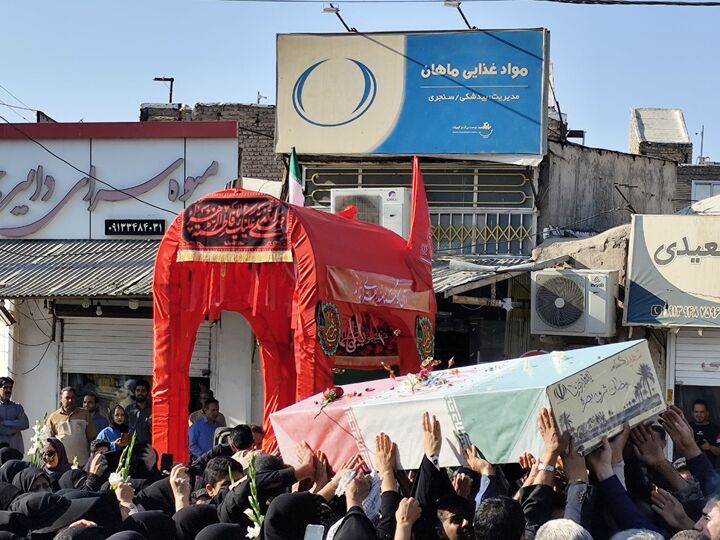 لحظه‌ای که تاریخ و ایمان در آغوش هم آرام گرفتند