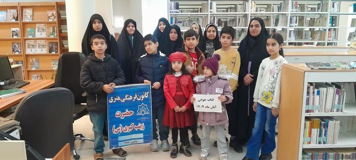 از قفسه تا قرآن؛ بازدید اعضای کانون میاندوآب از کتابخانه علامه دهخدا