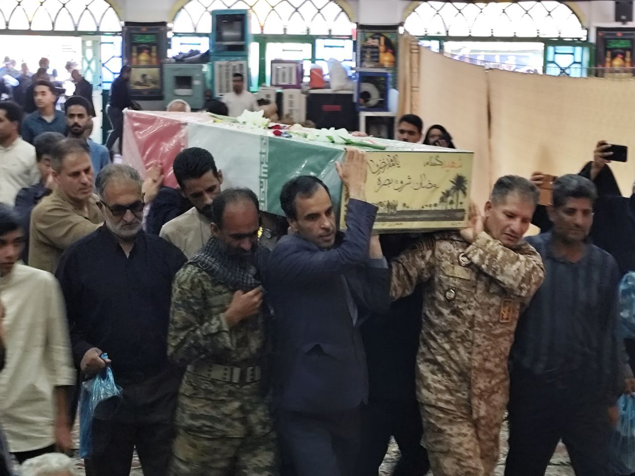 لحظه‌ای که تاریخ و ایمان در آغوش هم آرام گرفتند