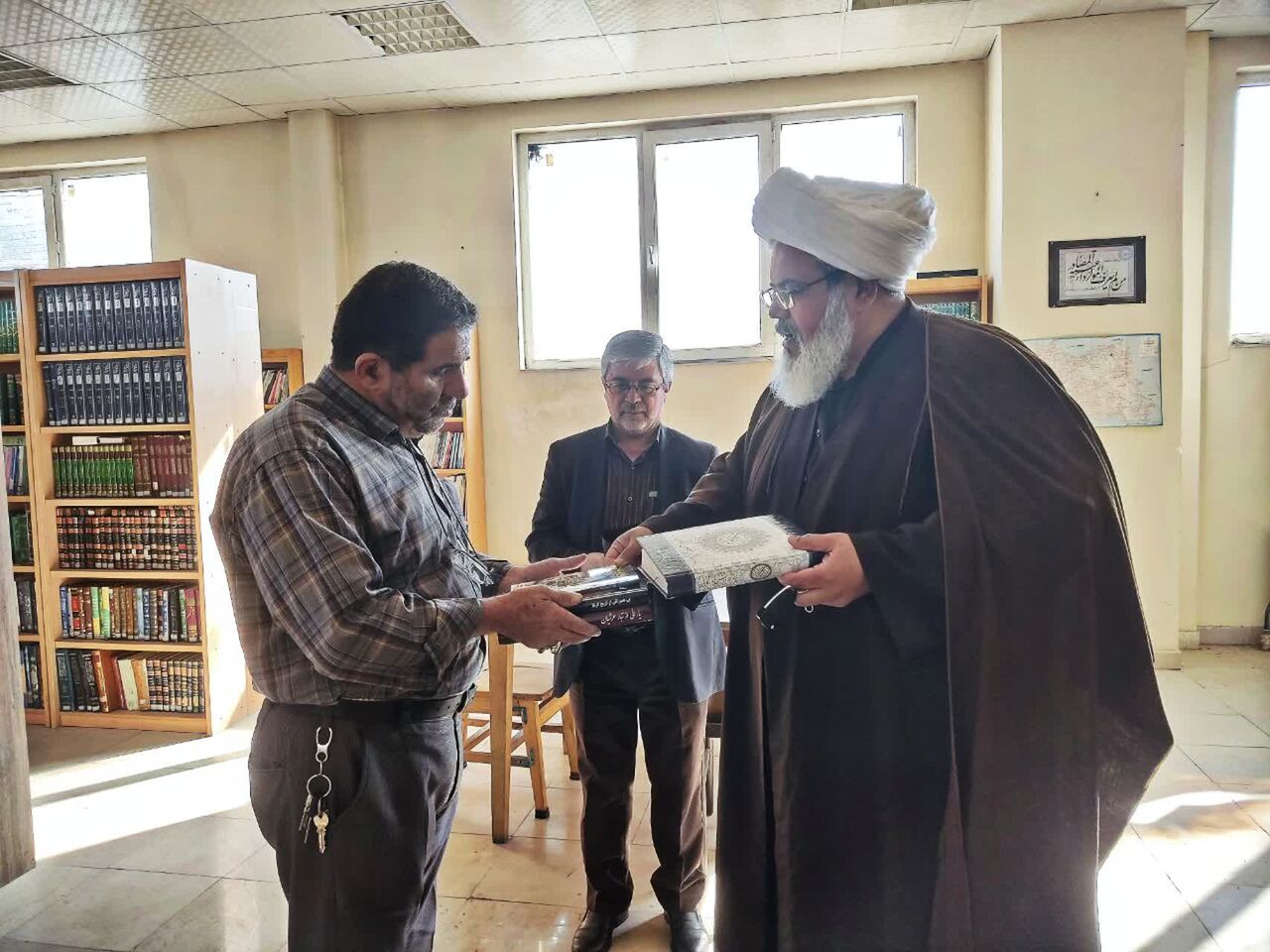 کتابخانه کانون نور؛ پاتوق نورانی مطالعه در مسجد نورالحسین(ع)