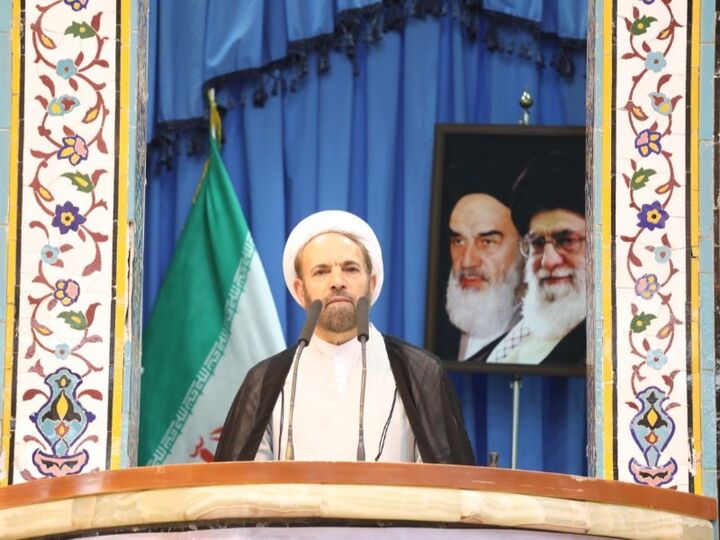 مسئولان به حل مشکلات مردم اهتمام ویژه داشته باشند