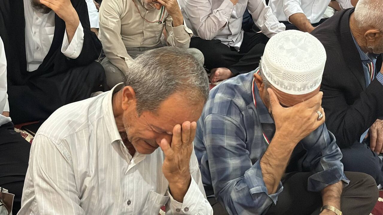 برگزاری دعای کمیل زائران ایرانی در هتل «کدی تاور» مکه