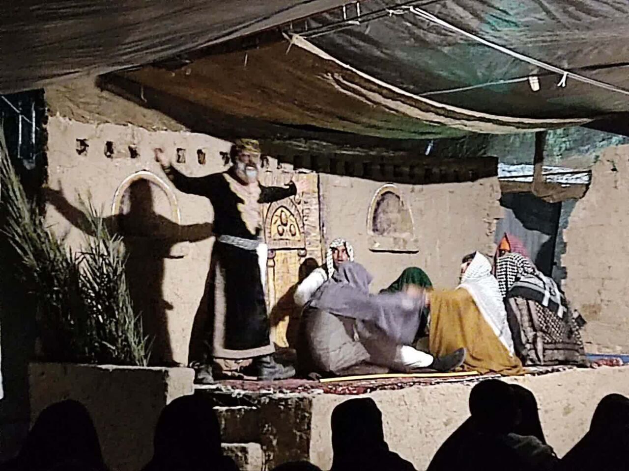 افتتاح پنجمین سوگواره تجسّمی چادرِخاکی در قم