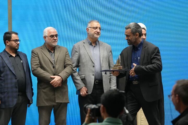 کسب رتبه نخست بخش پادکست خبری در رقابت ملی