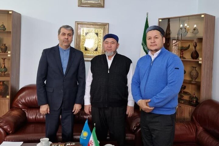 فارسی پلی برای تعمیق پیوندهای دینی و فرهنگی می‌سازد